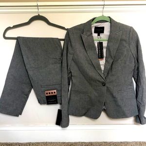 Banana Republic Classic Fit Machine Washable Suit 2 NWT
